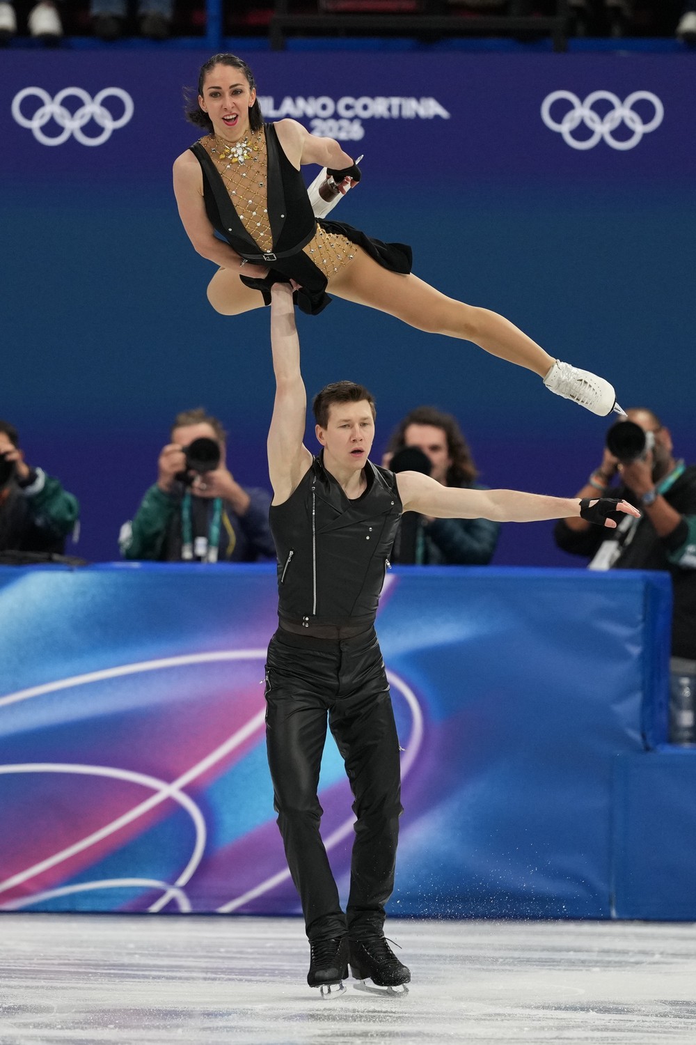 Francúzsky krasokorčuliarsky pár Camille Kovalev a Pavel Kovalev