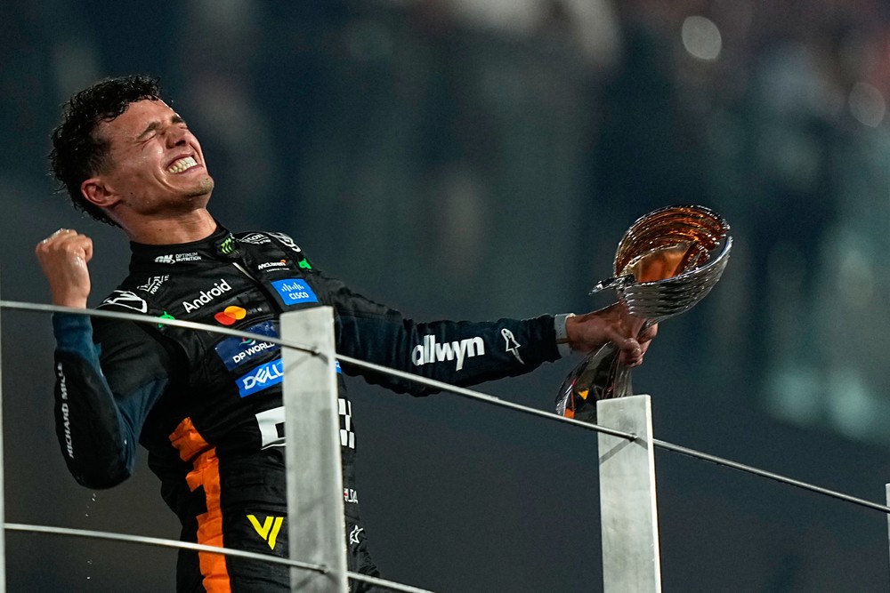 APTOPIX_Abu_Dhabi_F1_GP_Auto_Racing_76411