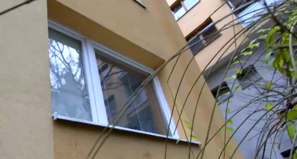 Muž chcel spáchať samovraždu. Po záchrane zaútočil na policajtov