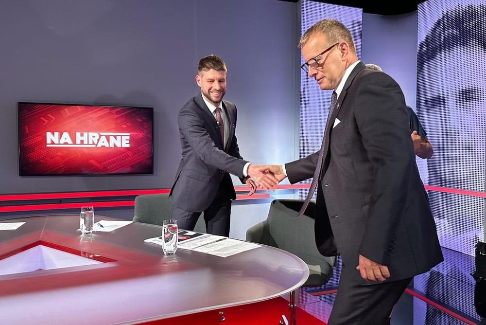 b4fc3761-d52a-4bc9-9e51-aeb0b6a2229d