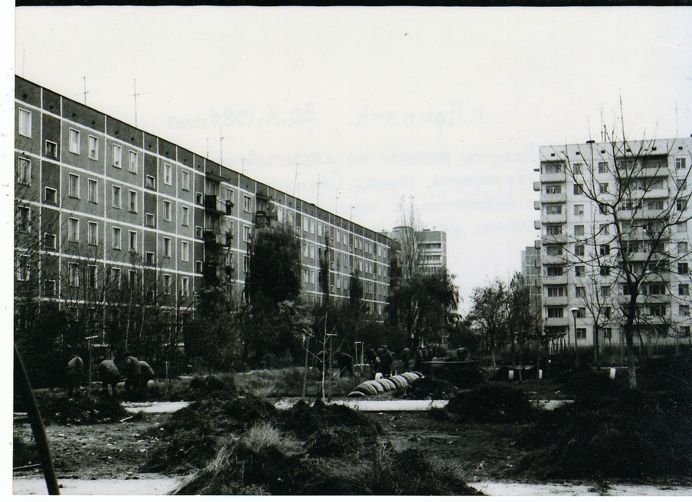 30. október 1986 - Prebiehajú práce na dekontaminácii mesta Pripjať.