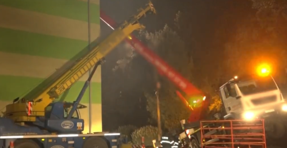 Do bytovky v Svite narazila plošina