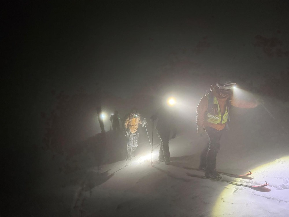 Štvorica turistov uviazla na hrebeni Nízkych Tatier