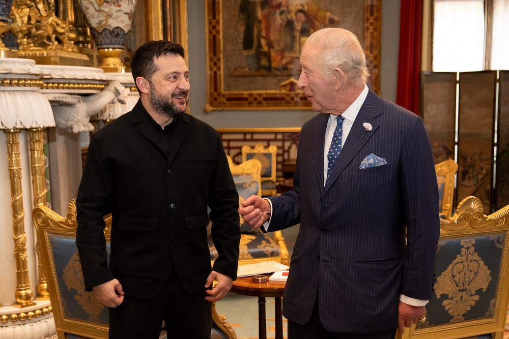 Volodymyr Zelenskyj sa stretol s britským kráľom a premiérom