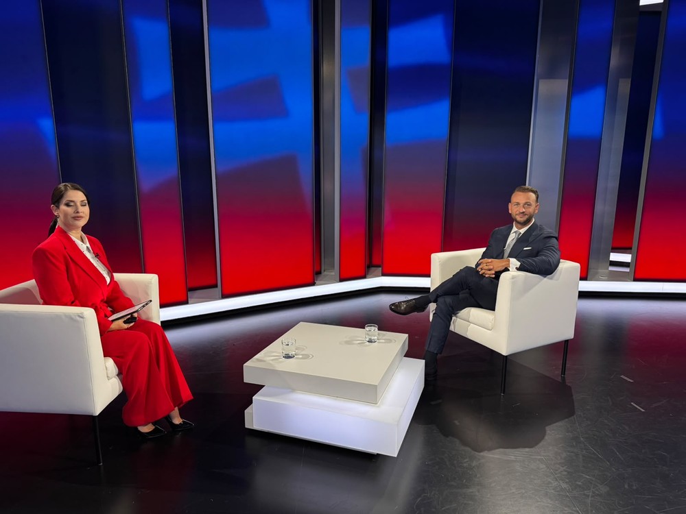 Politika 24 s Matúšom Šutajom Eštokom
