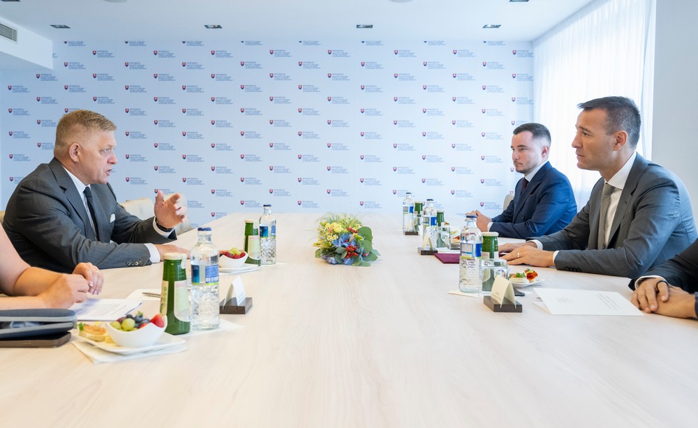 Robert Fico navštívil Ministerstvo školstva