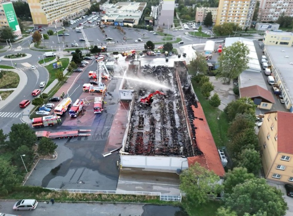 V Kladne zhorela predajňa Lidl