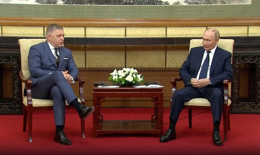 Robert Fico a Vladimir Putin v Pekingu 
