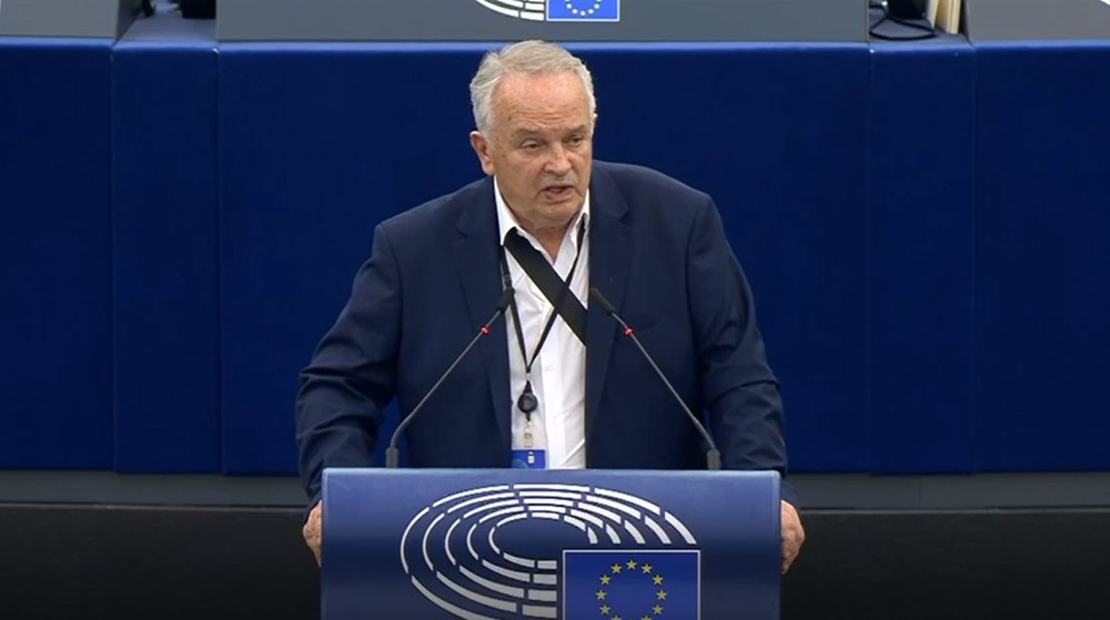 Radačovský vypustil holubicu mieru (9)