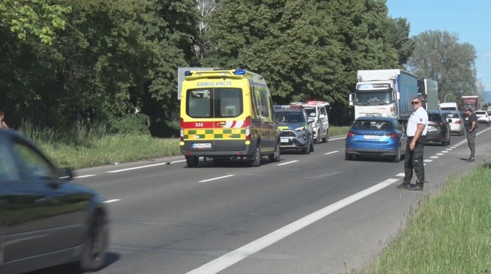 V Michalovciach auto zrazilo 11-ročného chlapca (5)