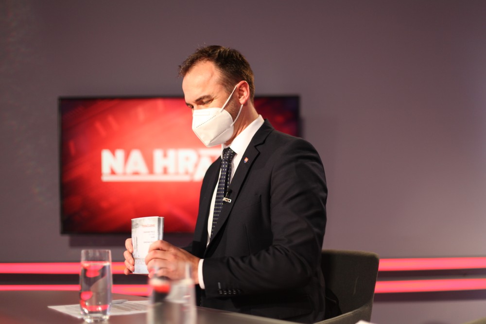 CD0E79C1-B7A4-4B02-B790-255E854F6061