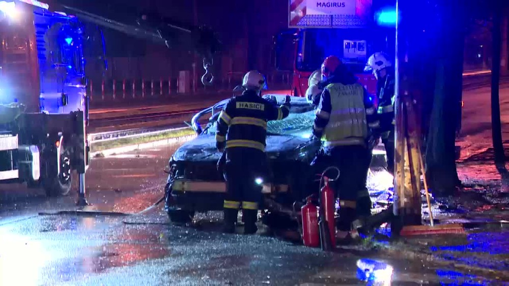 [multi] Nocna nehoda. 1585