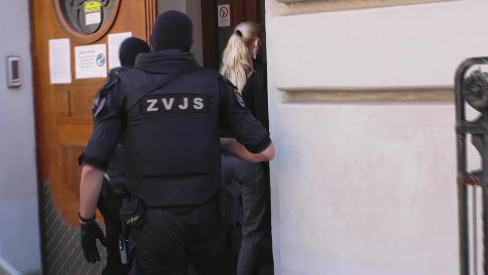 [multi] Jankovská a Cviková väzba 16123