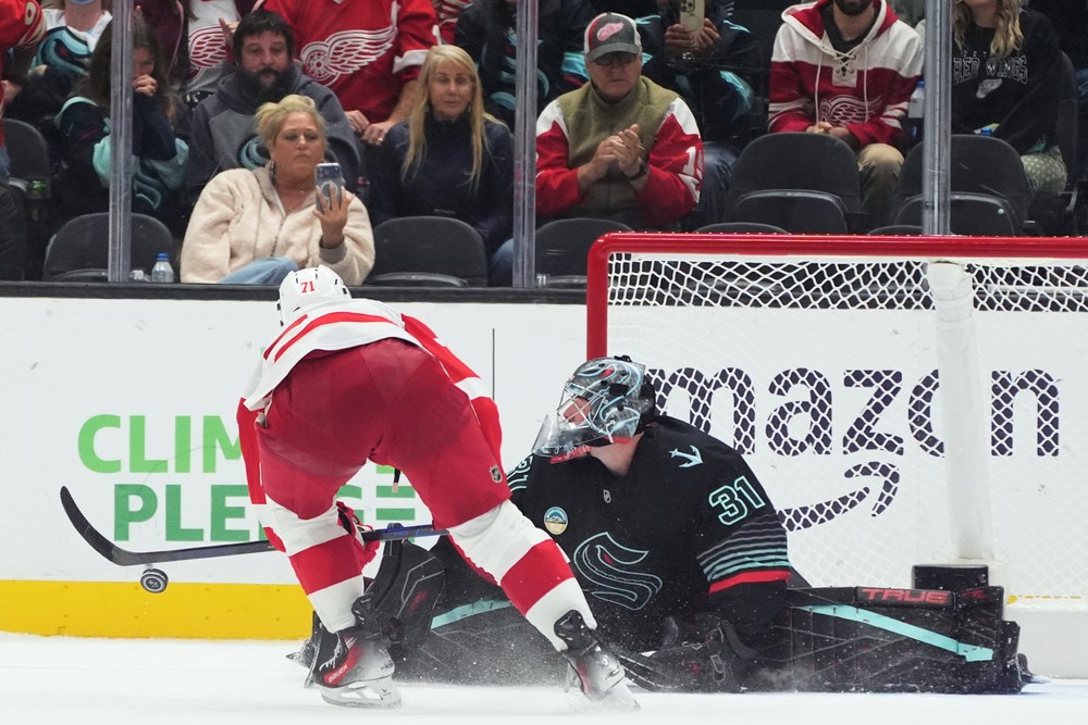 Red_Wings_Kraken_Hockey771288