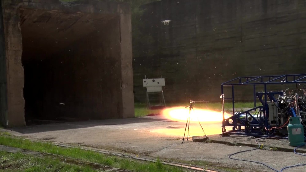 [multi] Frndzalica pre rakety 365