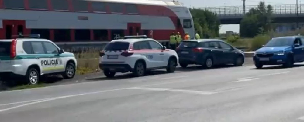Muž neprežil zrážku s vlakom