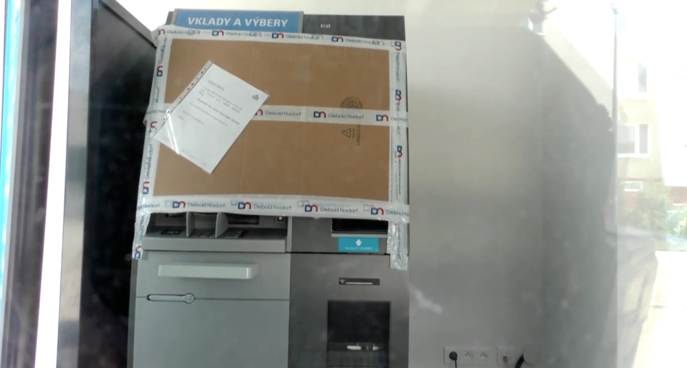 Vykradnutý bankomat