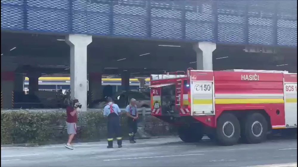 [multi] požiar ikea. 3496