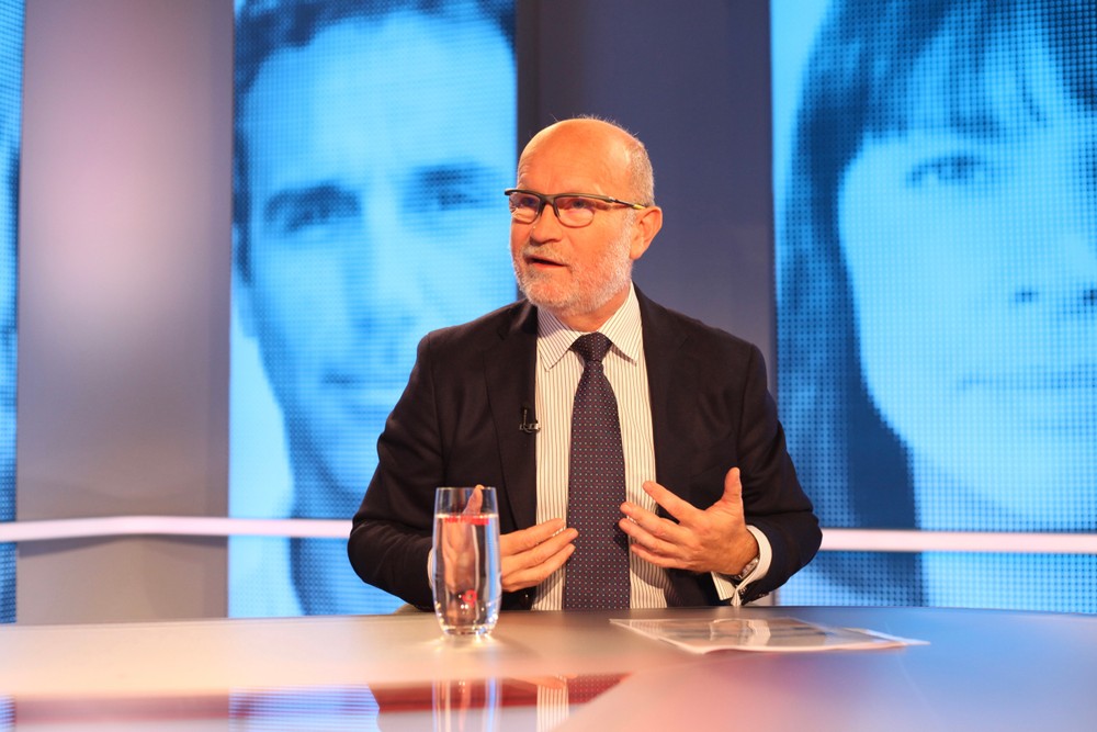 Analýzy Na hrane s Rastislavom Káčerom