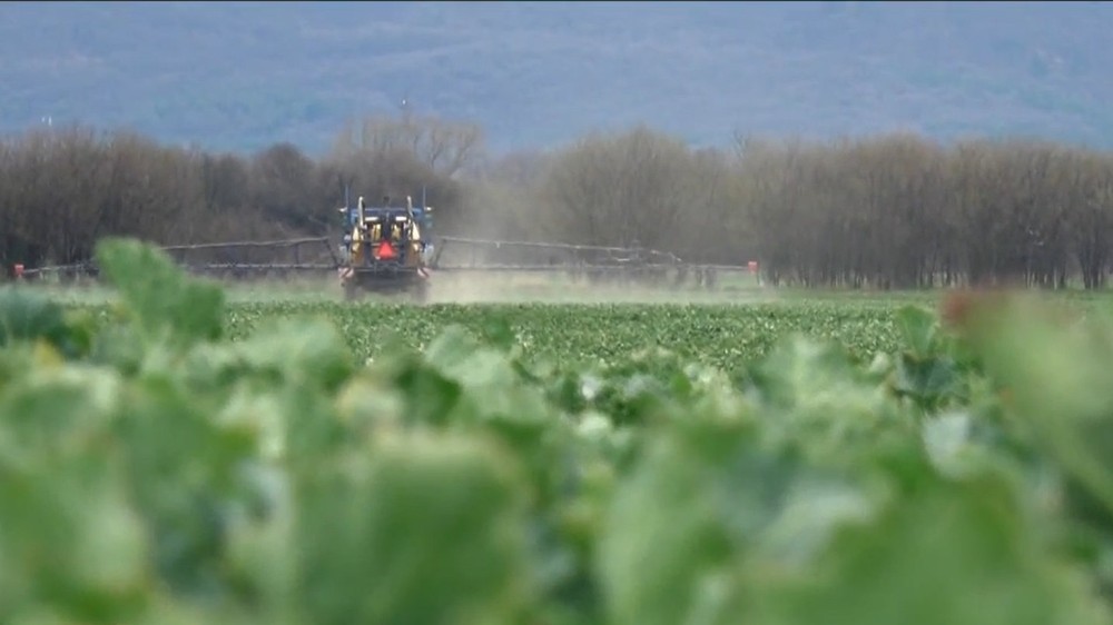 Vláda hovorí o ochrane našej pôdy.