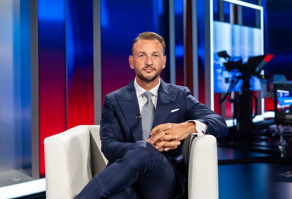 Matúš Šutaj Eštok v Politika 24