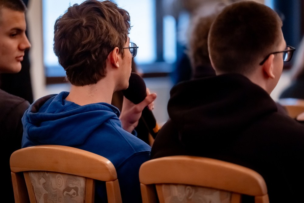 Diskusia Roberta Fica a študentov v Modre