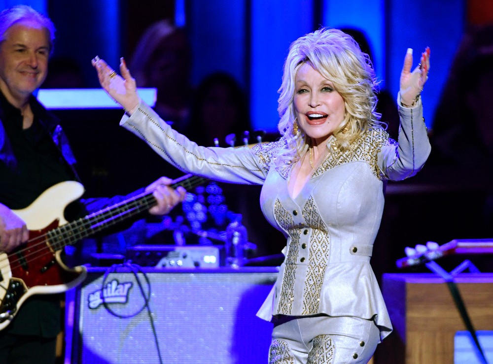 Dolly_Parton_Opry_80636-282a52cd415d468f93296ec4efc0c294