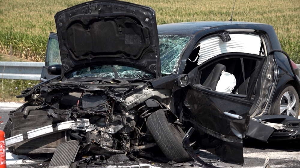 Vinník nedal prednosť v jazde, skončilo to zrážkou troch áut