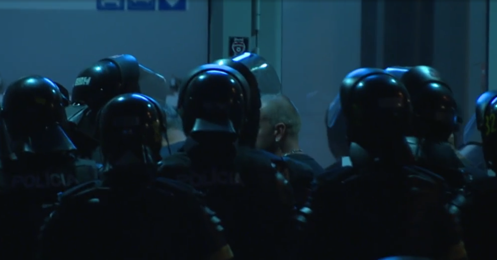 Súboj tradičného derby neskončil len na trávniku. Zápas opäť sprevádzalo primitívne chovanie fanúšikov