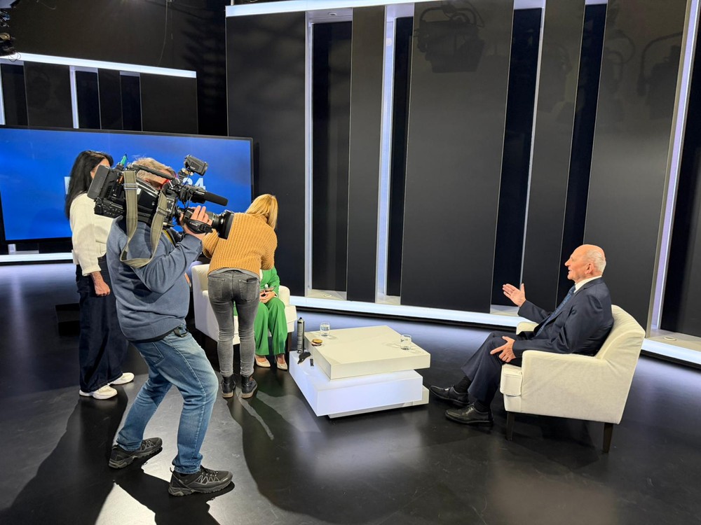 Politika 24 - František Mikloško