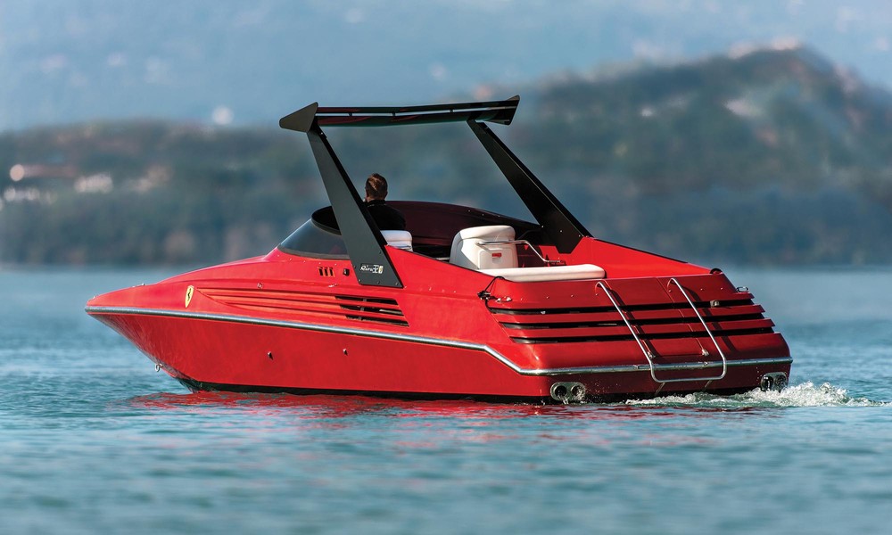 Riva Ferrari 32