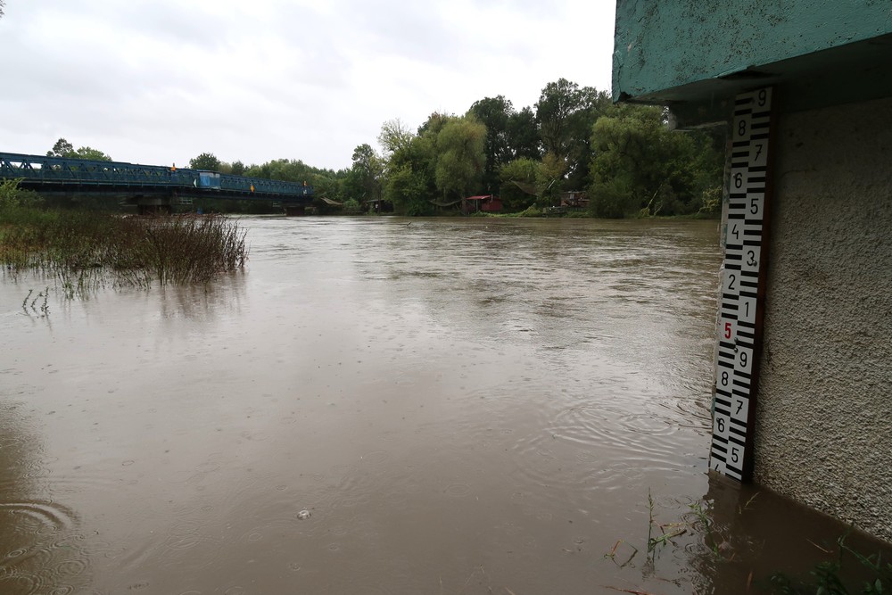 Hladina_rieky_Morava_pri_hranicnou_priechode_Moravsky_Svaty_Jan___Hohenau__2_072167