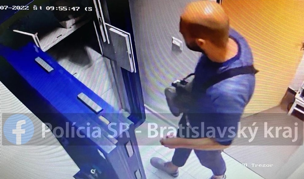 Polícia pátra po páchateľoch lúpežného prepadnutia banky