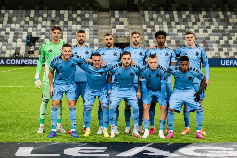 20251106SLOVAN_KUPIO_6171052