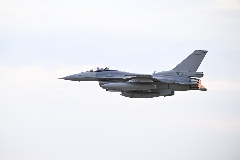Stíhačky F-16 pristáli na Slovensku