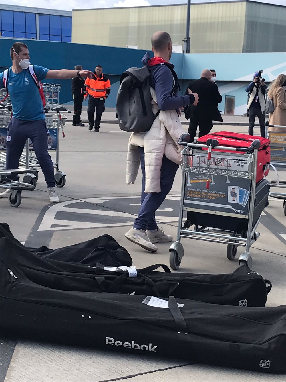 Slovenskí hokejisti prileteli do Viedne