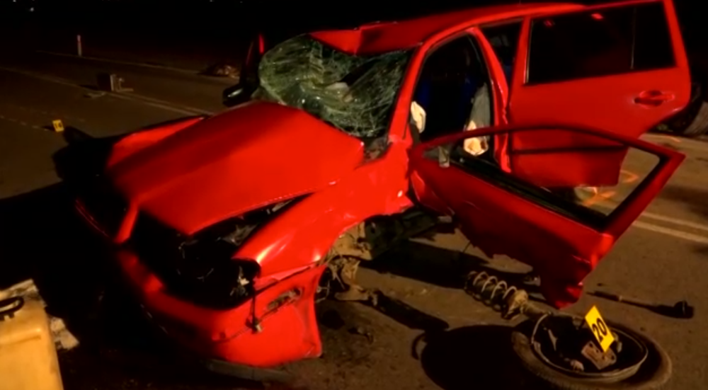 Jeden mŕtvy, traja ťažko a traja ľahko zranení. Toto je výsledok zrážky troch áut