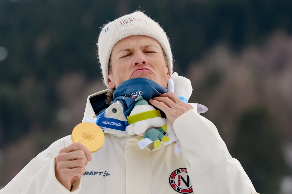 Nórsky bežec na lyžiach Johannes Hösflot Kläbo