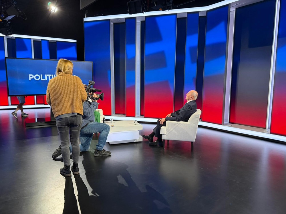 Politika 24 - František Mikloško