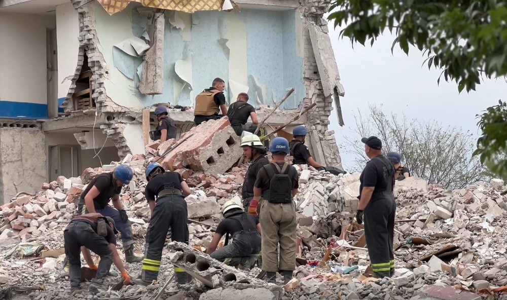 Útok na obytný dom si vyžiadal najmenej 15 obetí