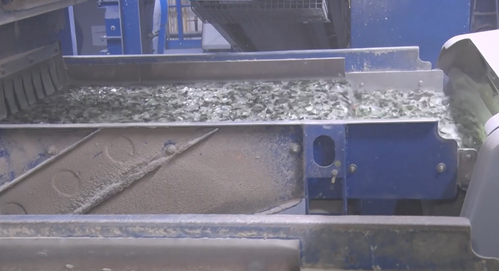 Recyklovanie skla v Nemšovej