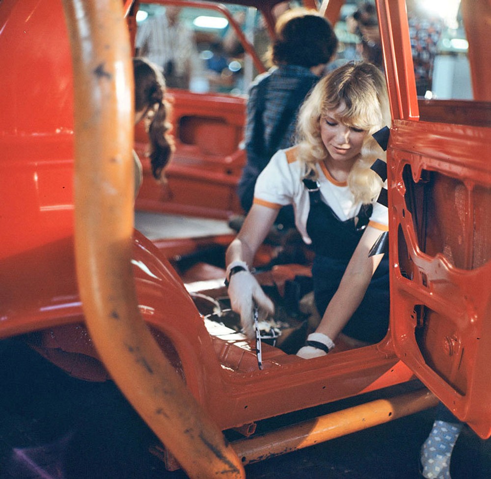 Unikátne snímky z výroby žigulíku (7)