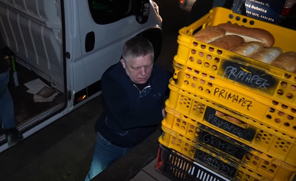 Robert Fico v pekárni 1