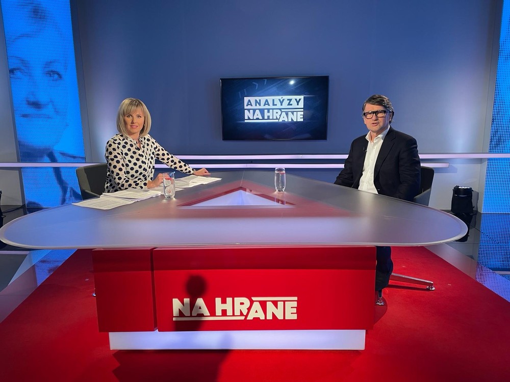 319702ea-0fdb-4858-93d8-adc185020a7b