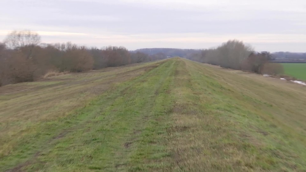 [multi] mrtvola na hradzi 7356