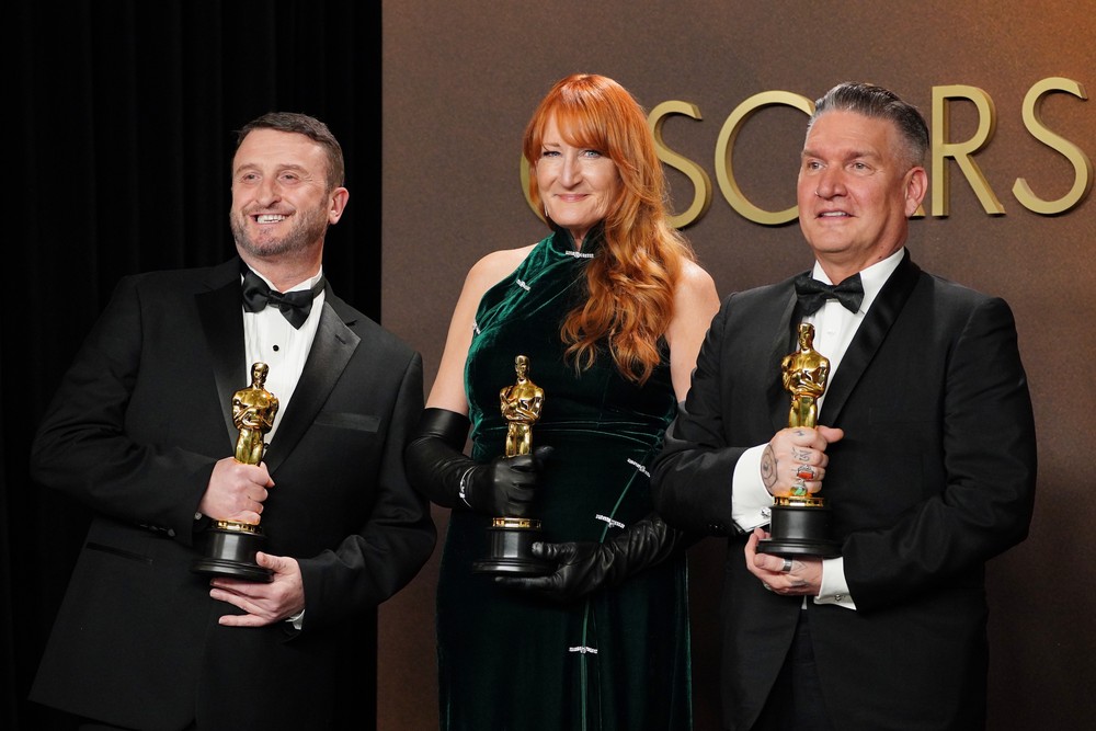 98th_Academy_Awards_-_Press_Room_28820