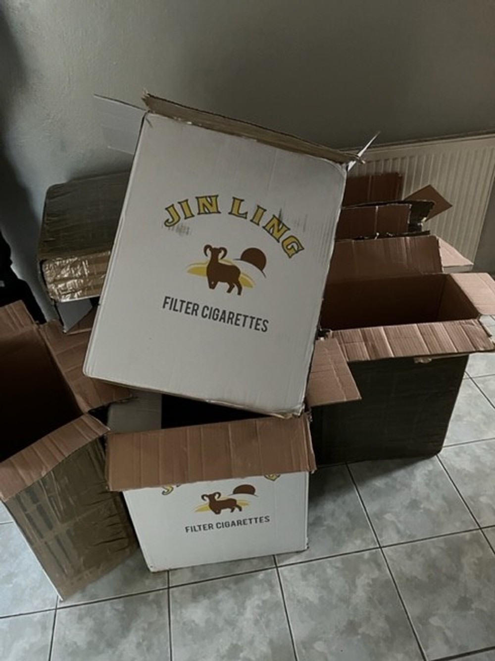 Zadržali päťsto kartónov pašovaných cigariet