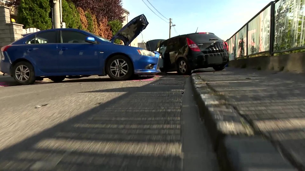 [multi] Opita za volantom 8106