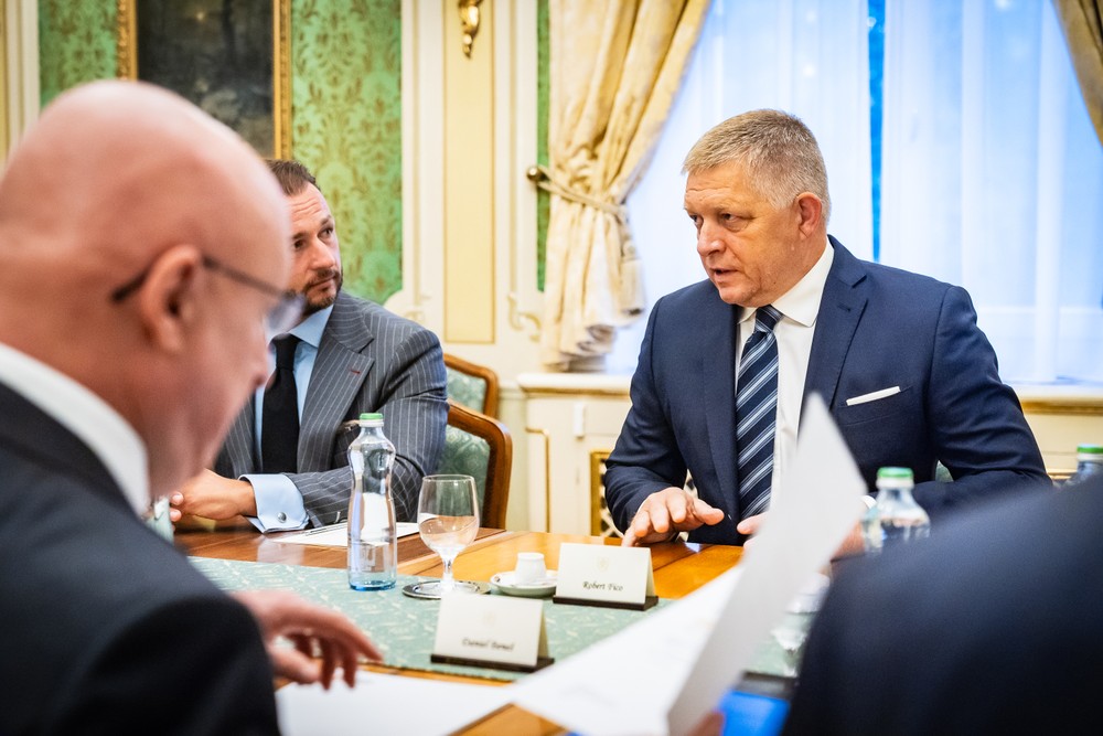 Rokovanie premiéra Fica a akcionárov obchodných spoločností JESS, a.s., JAVYS, a.s. a českej energetickej spoločnosti ČEZ, a.s.