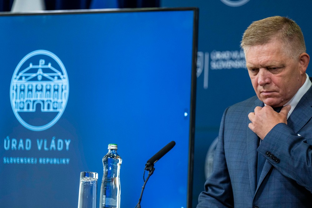 Premiér chce odvolať Michala Šimečku